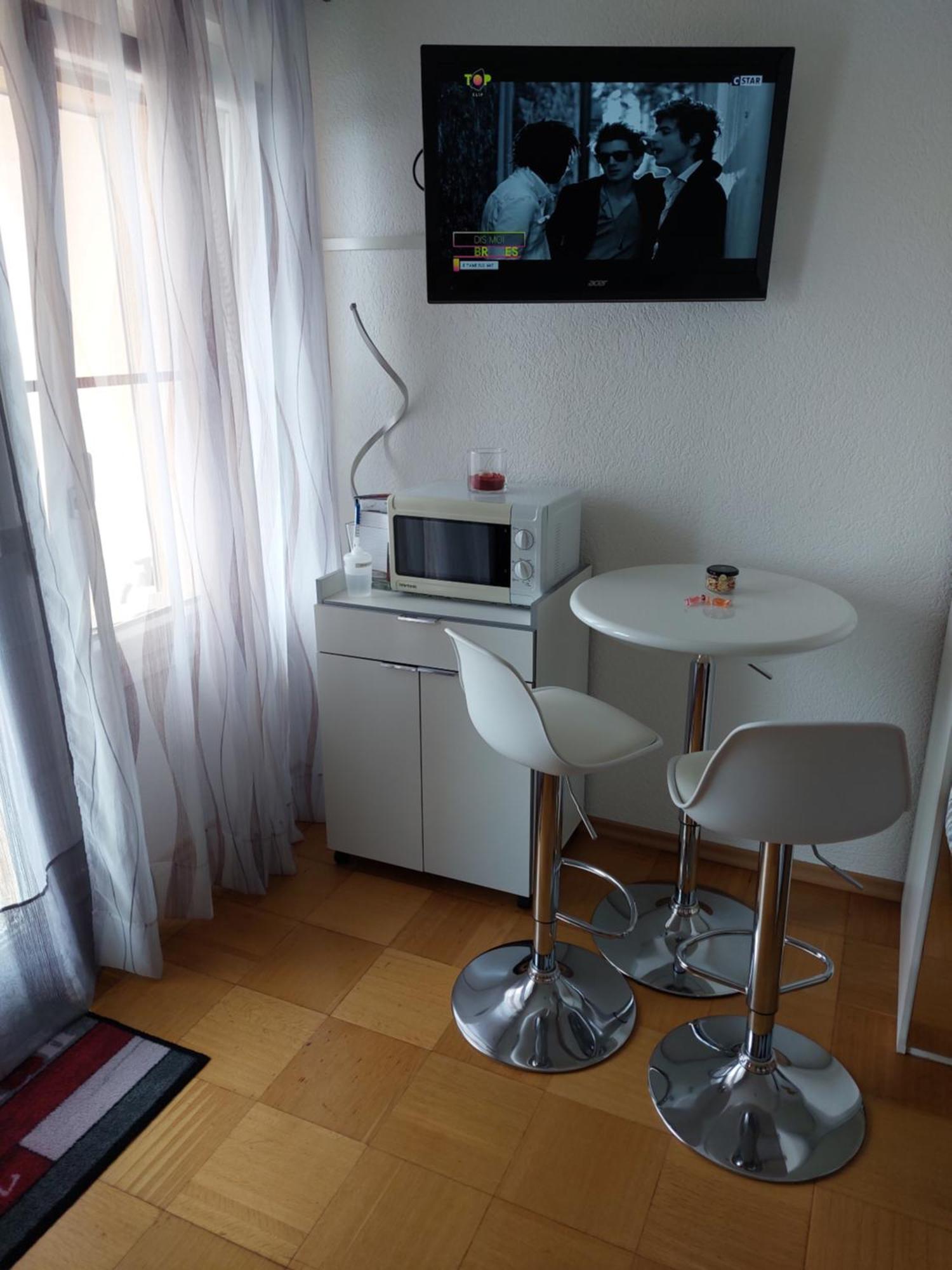 Joli Studio Avec Terrasse Et Vue Exclusivement Pour Non Fumeurs Belmont-sur-Lausanne Exterior foto